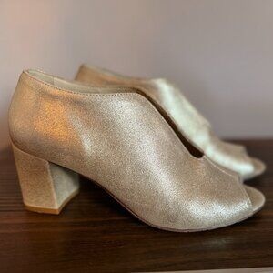 Esska Fink Gold Block-Heeled Peep-Toe Shoes Shoe-Boots Size 8 U.S.